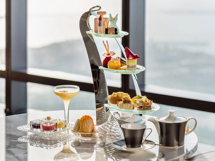 Bàn trà chiều sang trọng tại đài quan sát tháp Etihad