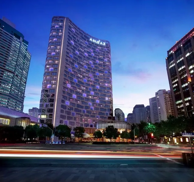 Bên trong không gian khách sạn sang trọng