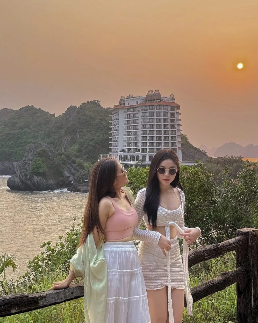 Bóng dáng cô đơn của cô gái nhỏ bé giữa chốn phồn hoa đô thị