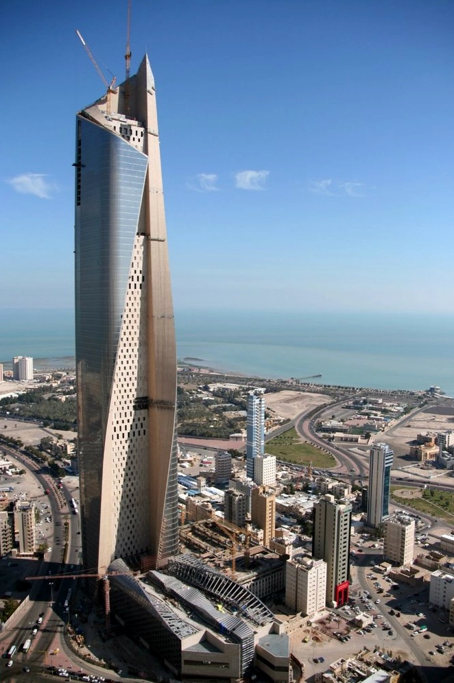 Bức ảnh Al Hamra Tower sừng sững giữa bầu trời Kuwait