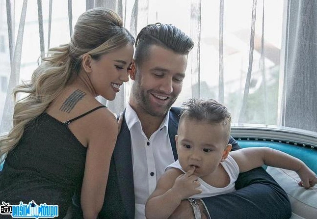 Bức ảnh gia đình ấm áp của DJ Myno