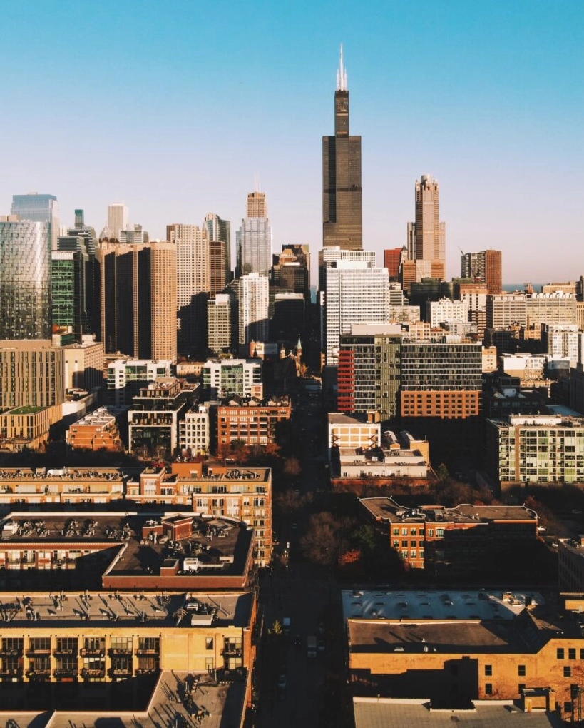 Bức ảnh góc hẹp chụp thân tòa tháp