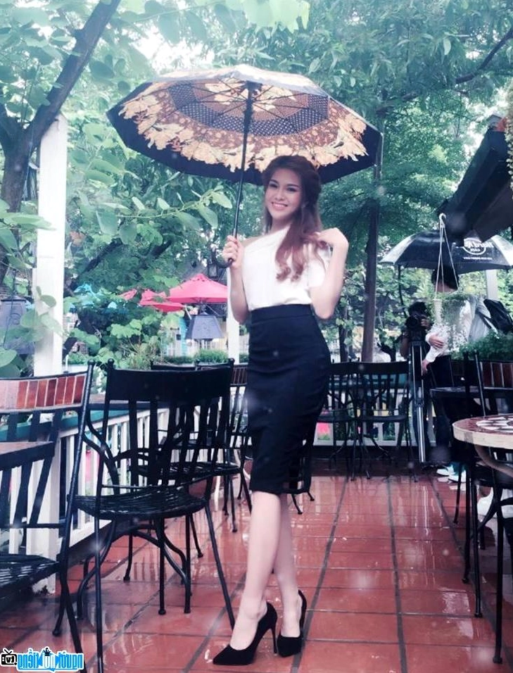 Bức ảnh nghệ thuật tôn vinh vẻ đẹp của người phụ nữ Việt