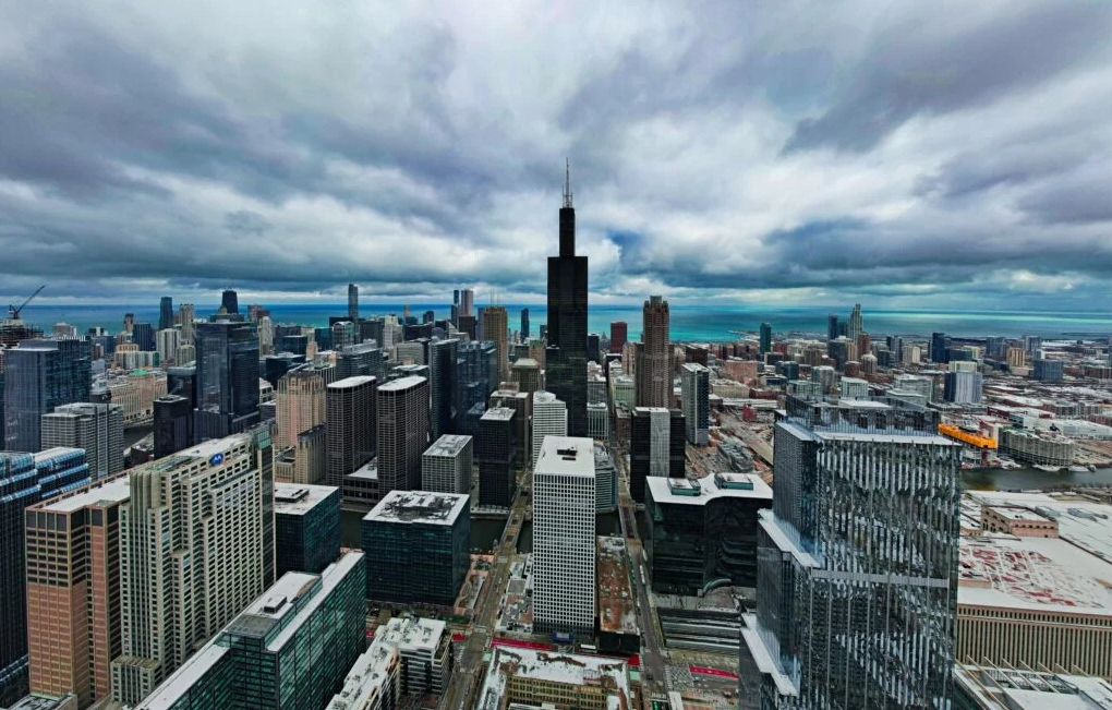 Bức ảnh phong cảnh tuyệt đẹp có bóng dáng tòa tháp