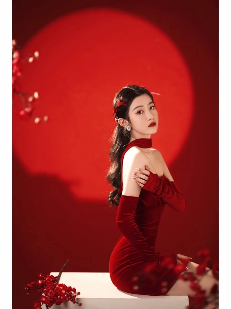 Bức ảnh sống động và rõ nét của cô gái da trắng chuẩn HD