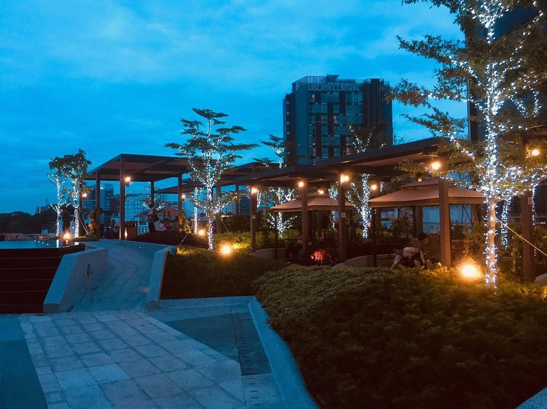 Bức ảnh tổng thể khu vực xung quanh trung tâm thương mại