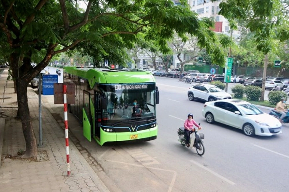 Các tuyến xe bus di chuyển qua khu vực Lotte Center