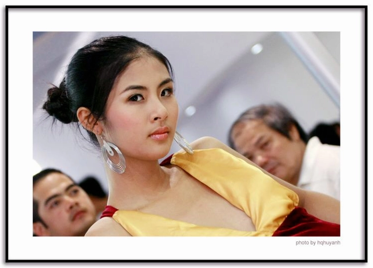 Chân dung hoa hậu ngoc hân rạng rỡ với nụ cười tươi tắn