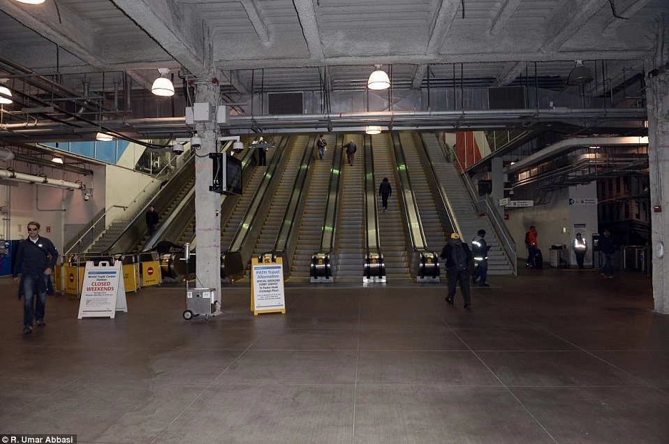 Chi tiết kiến trúc góc cạnh sắc sảo