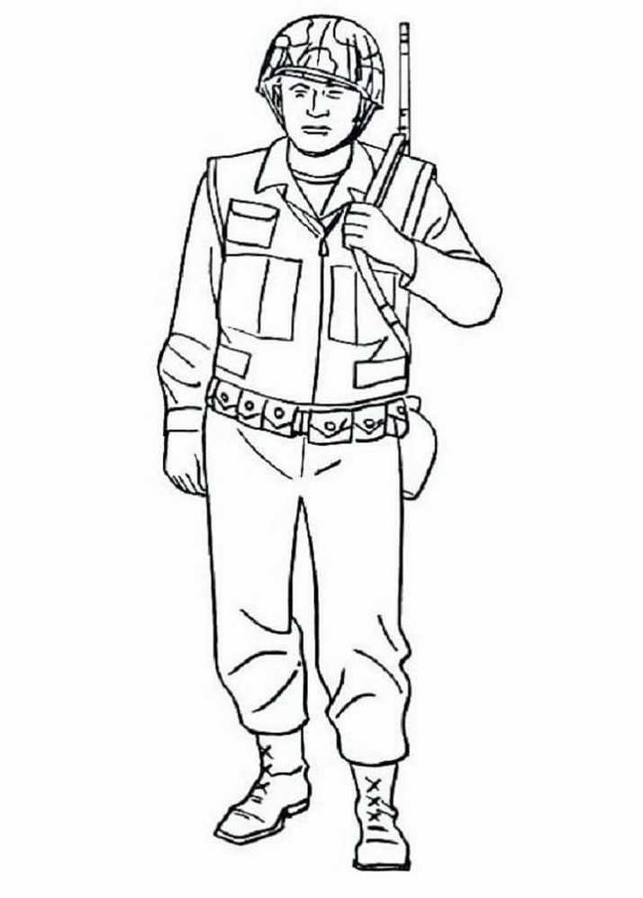 Chú Bộ Đội Đeo Súng Trên Vai