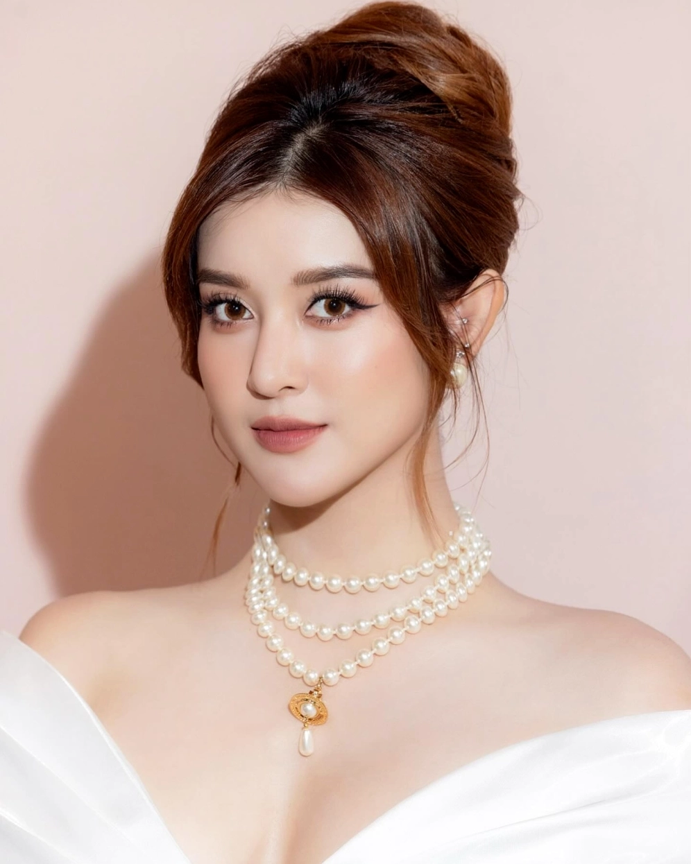 Cô gái cháy hết mình với phong cách thời thượng trên TikTok