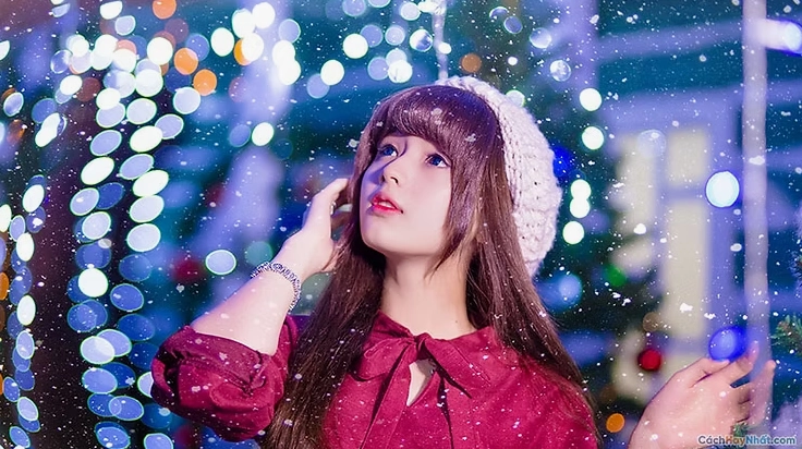 Cô gái Việt Nam với khuôn mặt dễ thương cùng phông nền bokeh lấp lánh