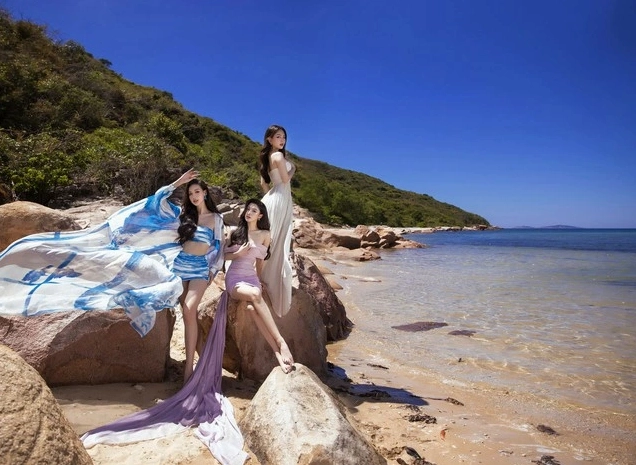 Dàn người đẹp đọ dáng nóng bỏng