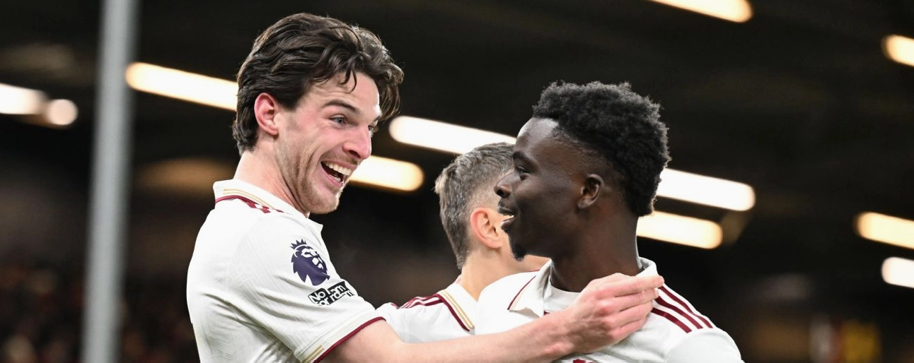 Declan Rice và Bukayo Saka ăn mừng bàn thắng vào lưới Bournemouth tại vòng đấu Ngoại hạng Anh