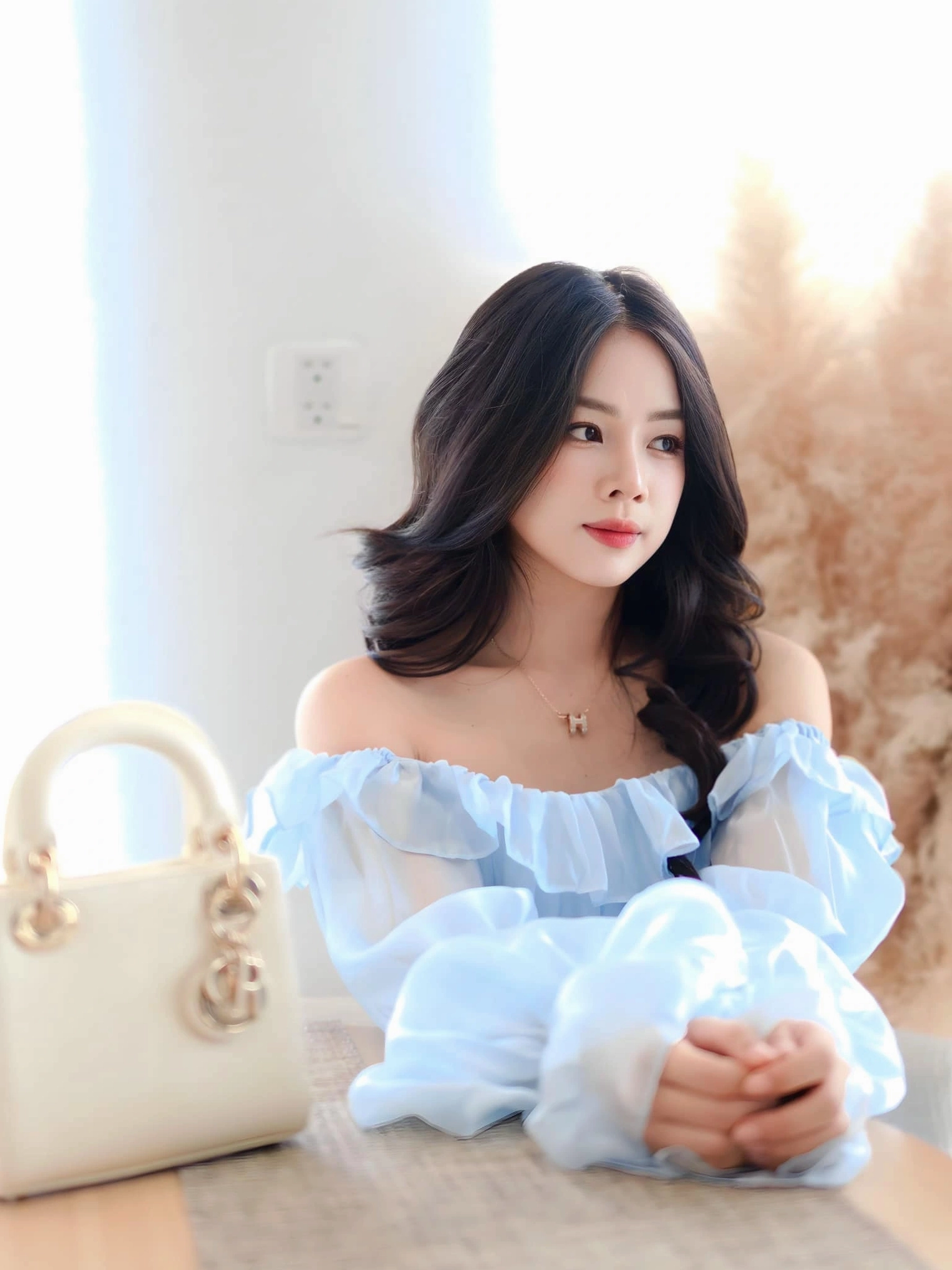 DJ Mie khoe vẻ đẹp rạng rỡ trong một sự kiện