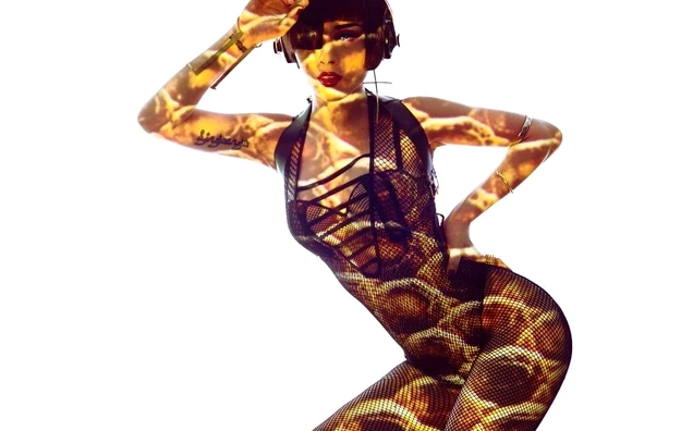 DJ Ngọc Ngà thể hiện vẻ đẹp hoang dã và cực kỳ bốc lửa trong một bộ ảnh nghệ thuật