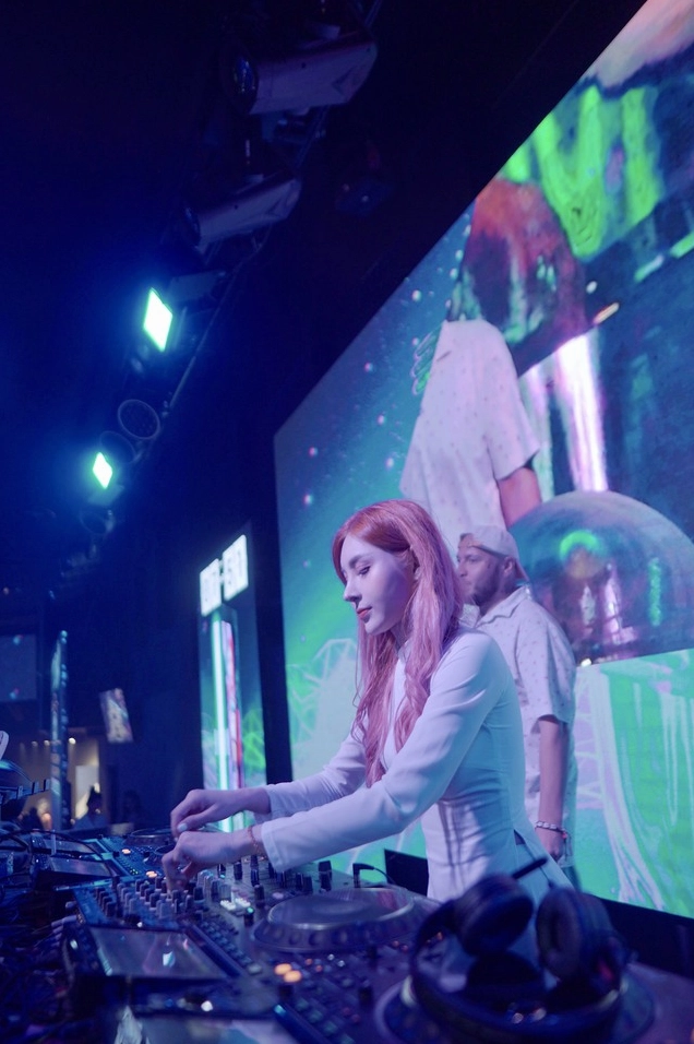 dj t tina xinh đẹp