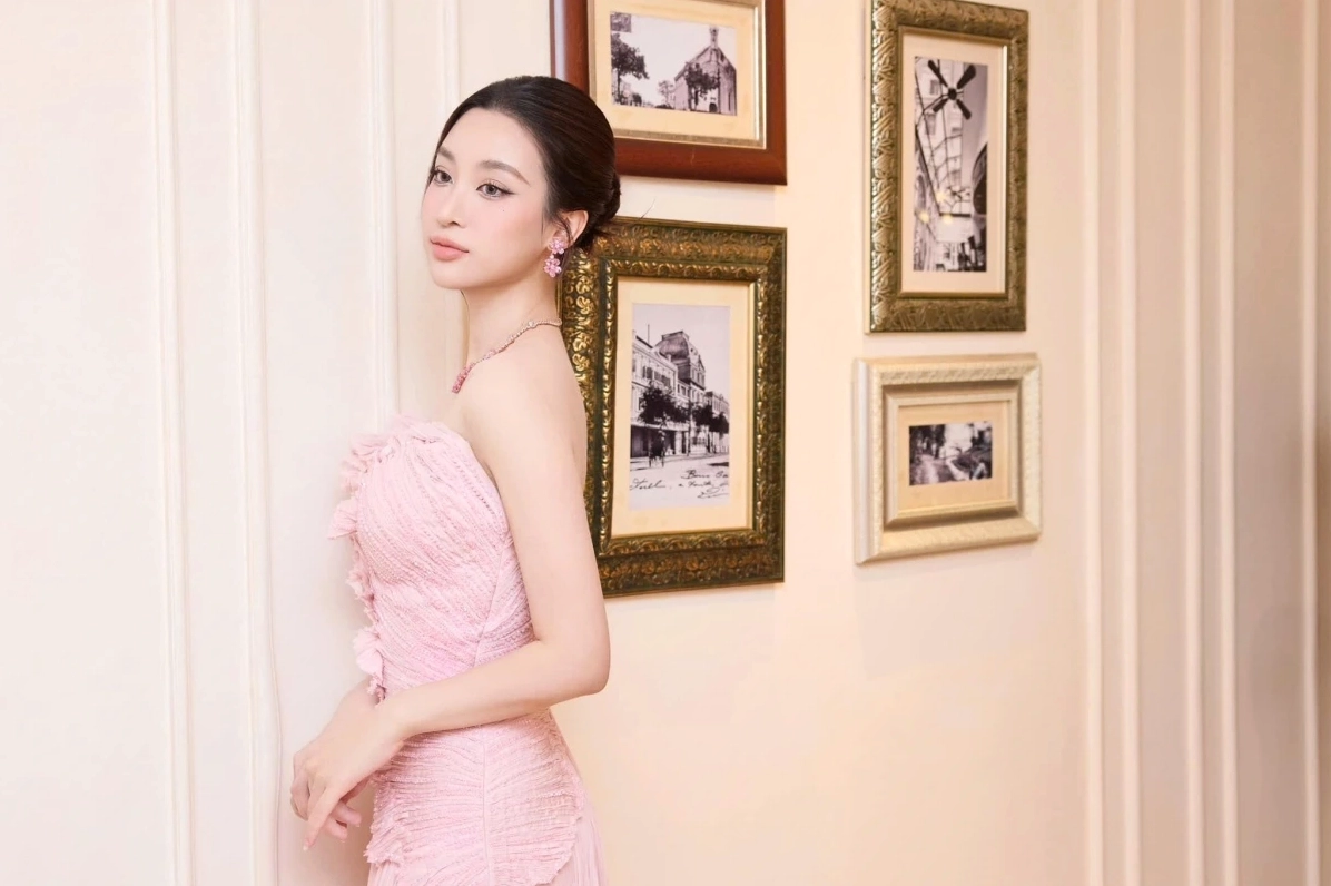 Đỗ Mỹ Linh tươi tắn rạng rỡ tận hưởng niềm vui trong cuộc sống hôn nhân