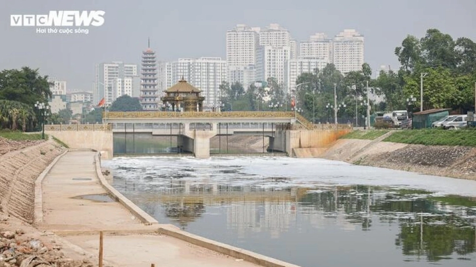 Dòng sông hồi sinh ở Hà Nội