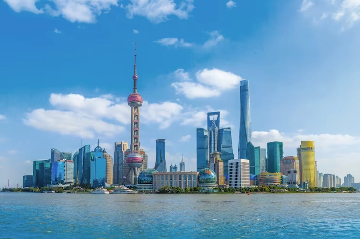 Đường chân trời với tháp làm trung tâm