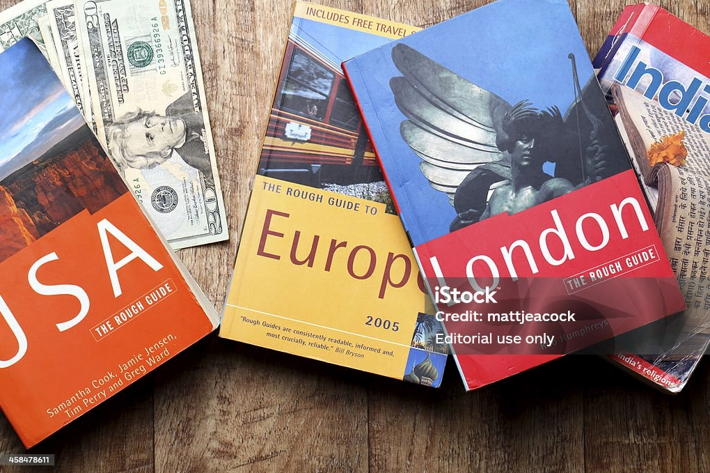 Góc ảnh Etihad Towers rực rỡ dưới nắng rát