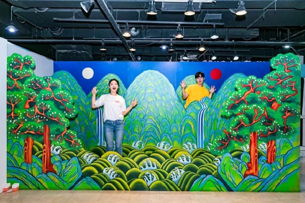 Góc chụp đầy sáng tạo tại bảo tàng nghệ thuật Trick Art Alive