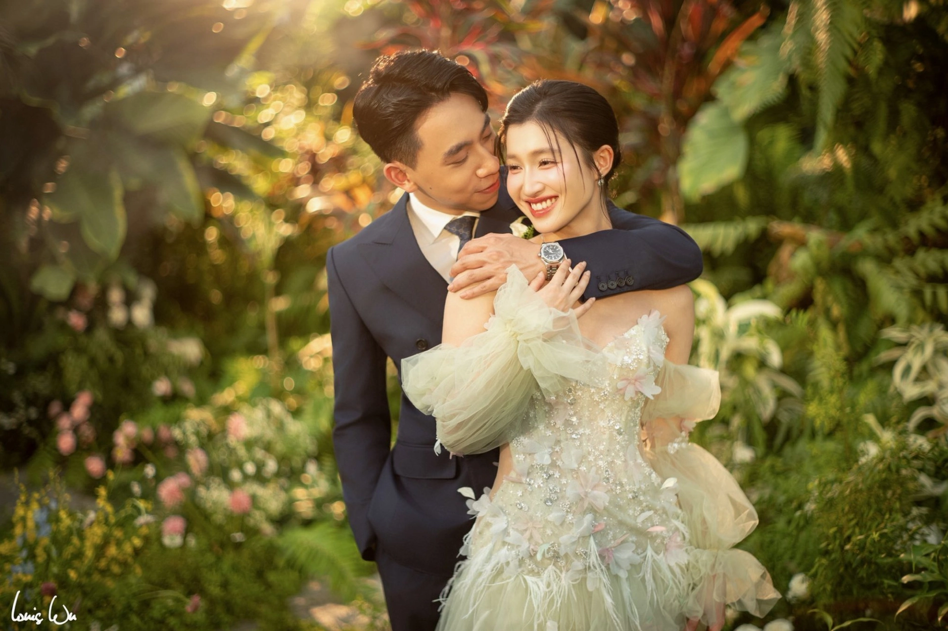 Góc nghiêng thần thánh của Phương Nhi