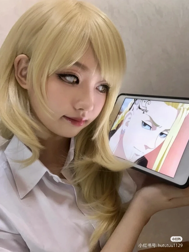 Góc nghiêng thần thánh trong bộ ảnh cosplay Emma
