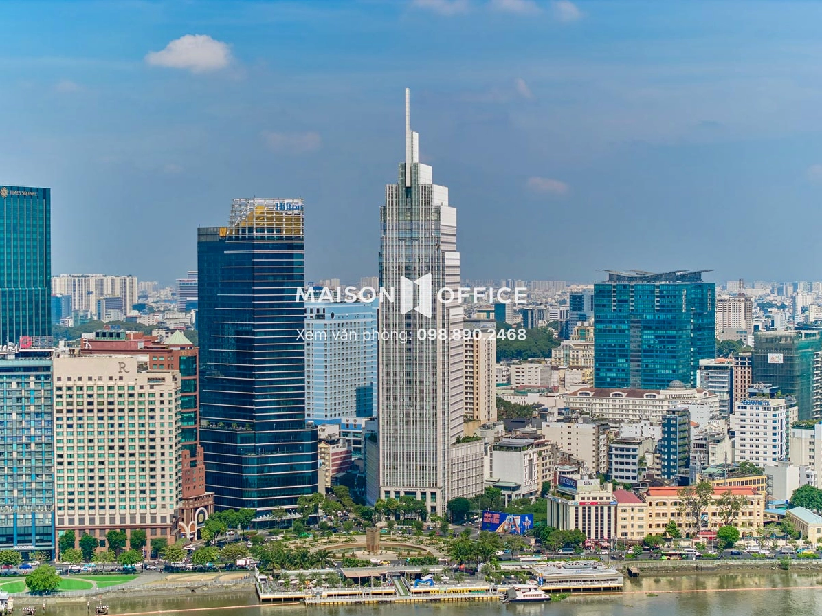 Góc nhìn từ xa của Vietcombank Tower tại Công trường Mê Linh