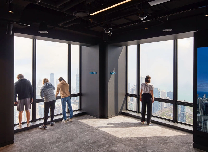 Góc nhìn từ xa hướng về Willis Tower