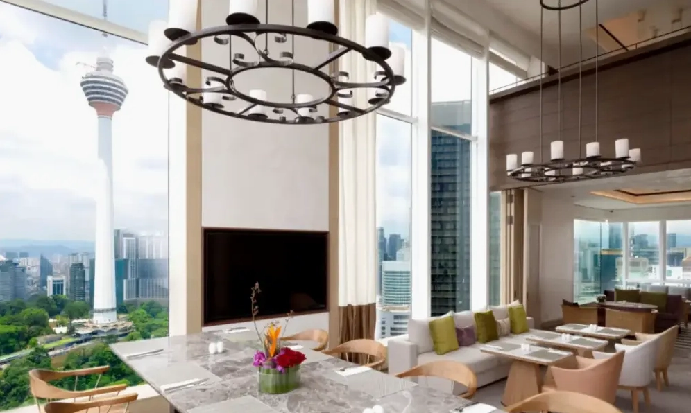 Góc phố tĩnh lặng quanh khu vực đồi Nanas