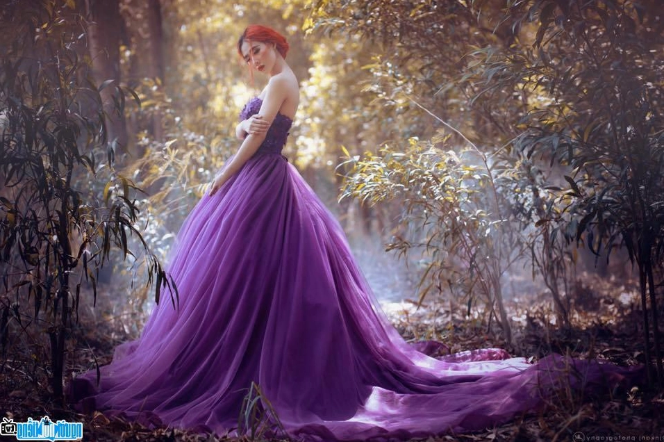 Hình ảnh chân dung DJ Oxy với vẻ đẹp cuốn hút và quyến rũ