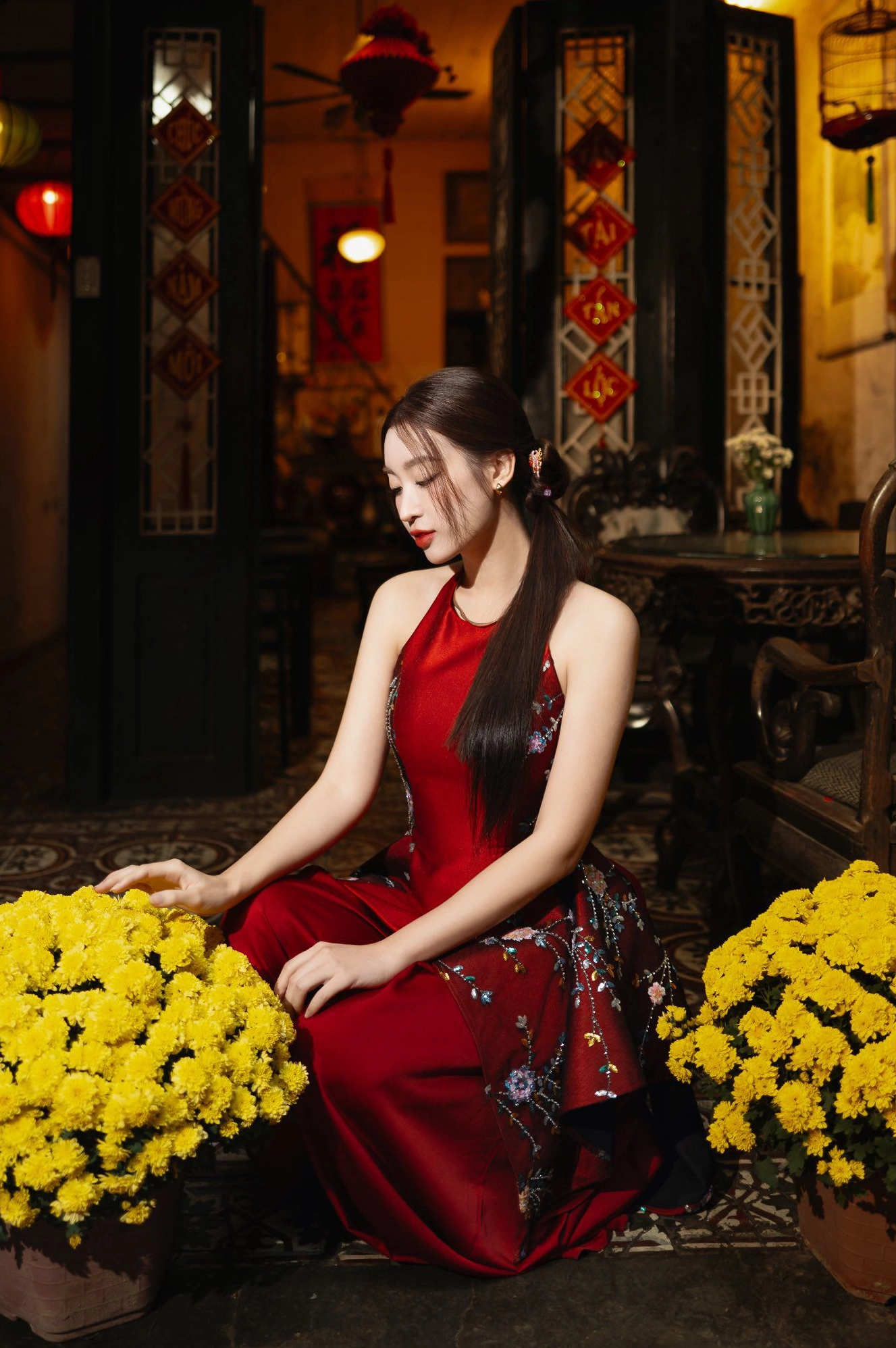 Hình ảnh Đỗ Mỹ Linh xinh đẹp rạng rỡ với phong cách thời trang tinh tế