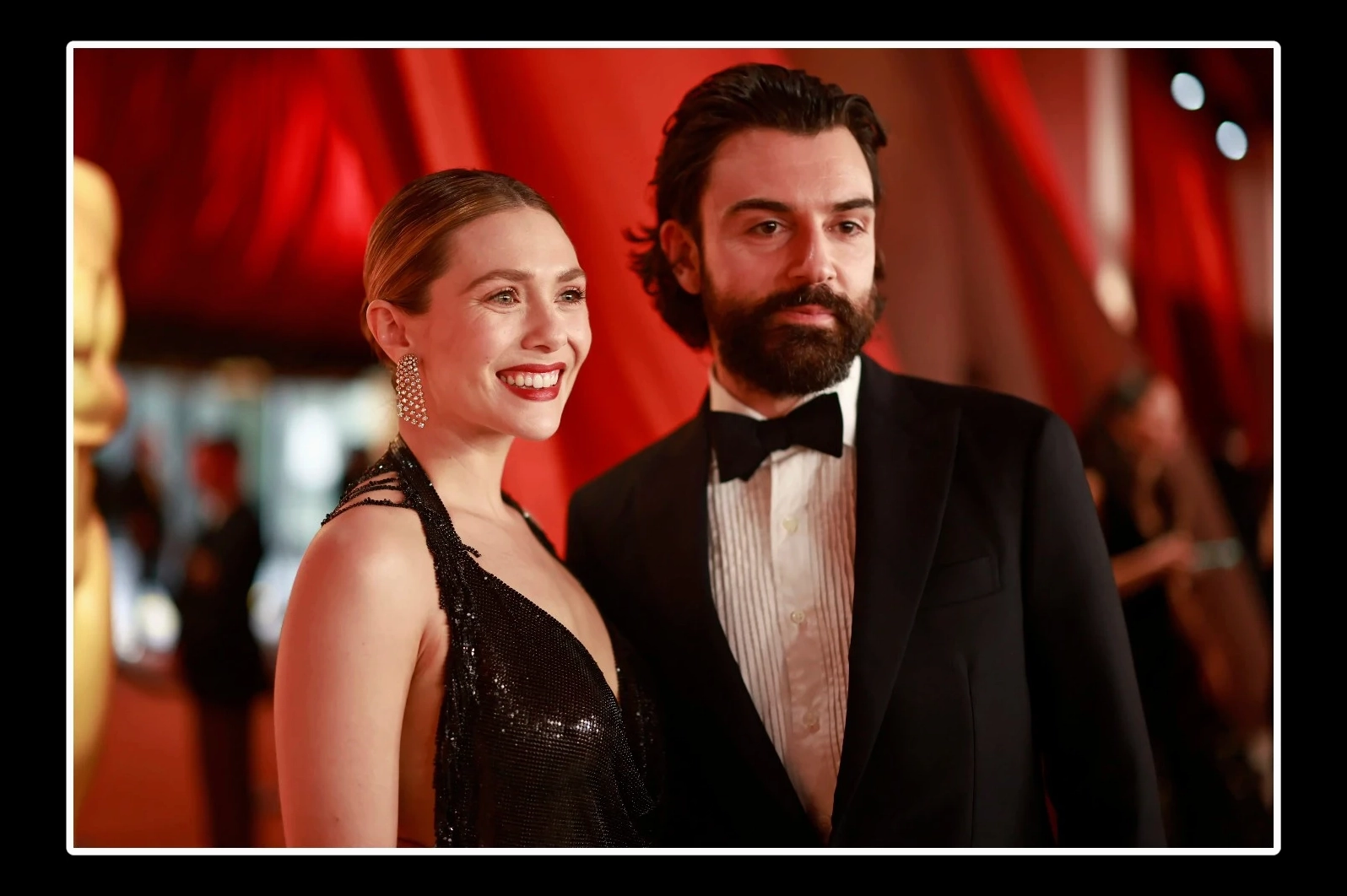 Hình ảnh hạnh phúc của Elizabeth Olsen và Robbie Arnett