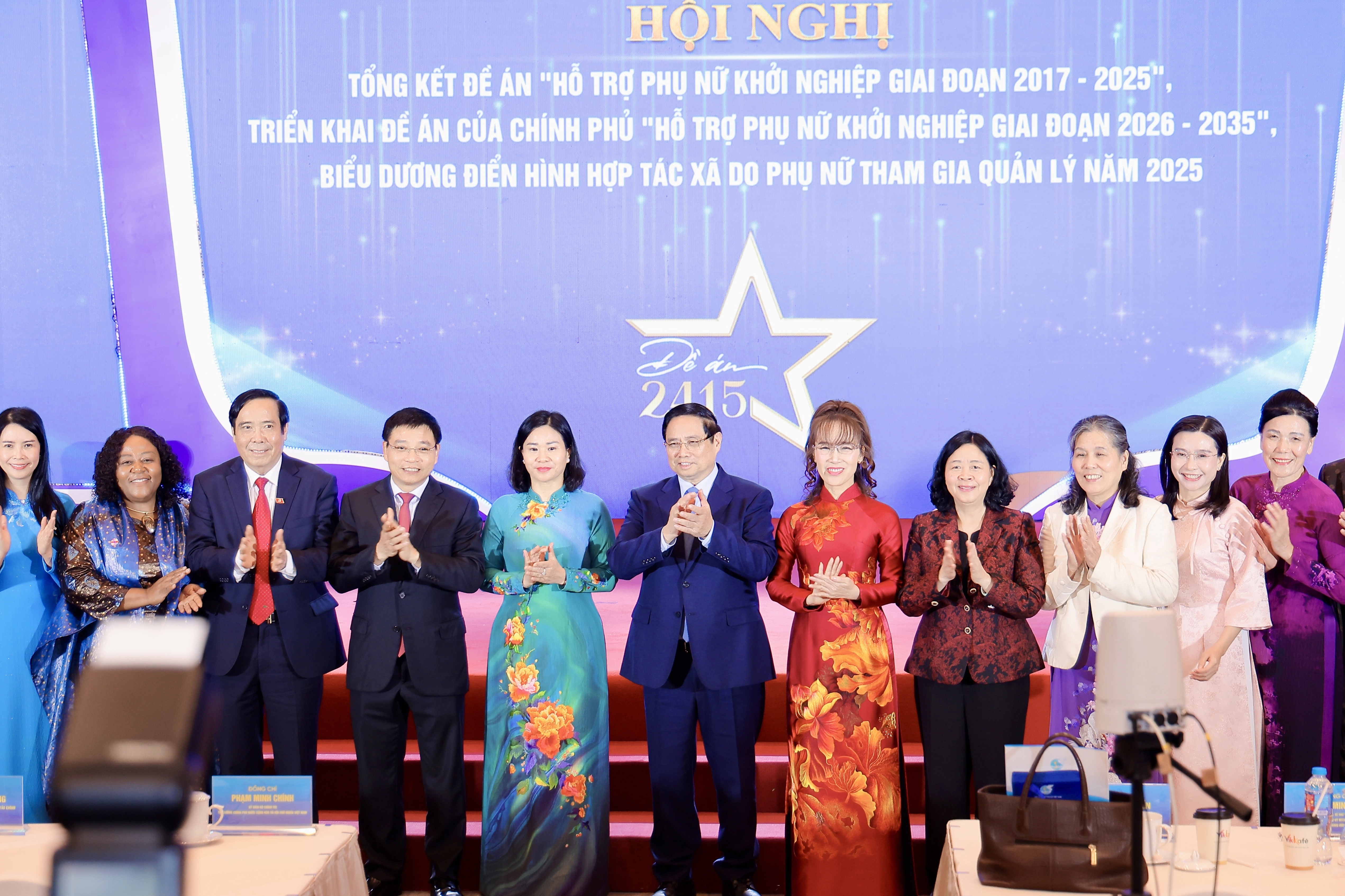 Hình ảnh hội nghị phụ nữ