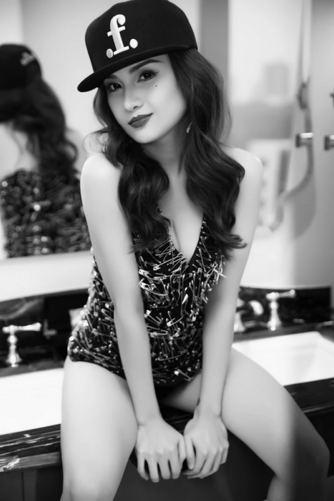 Hình ảnh khép lại trọn vẹn bộ ảnh nóng bỏng của Windy Quyên