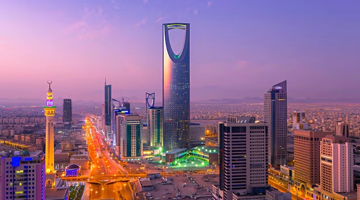 Hình ảnh Kingdom Centre Tower sừng sững dưới ráng chiều hoàng hôn đầy ma mị