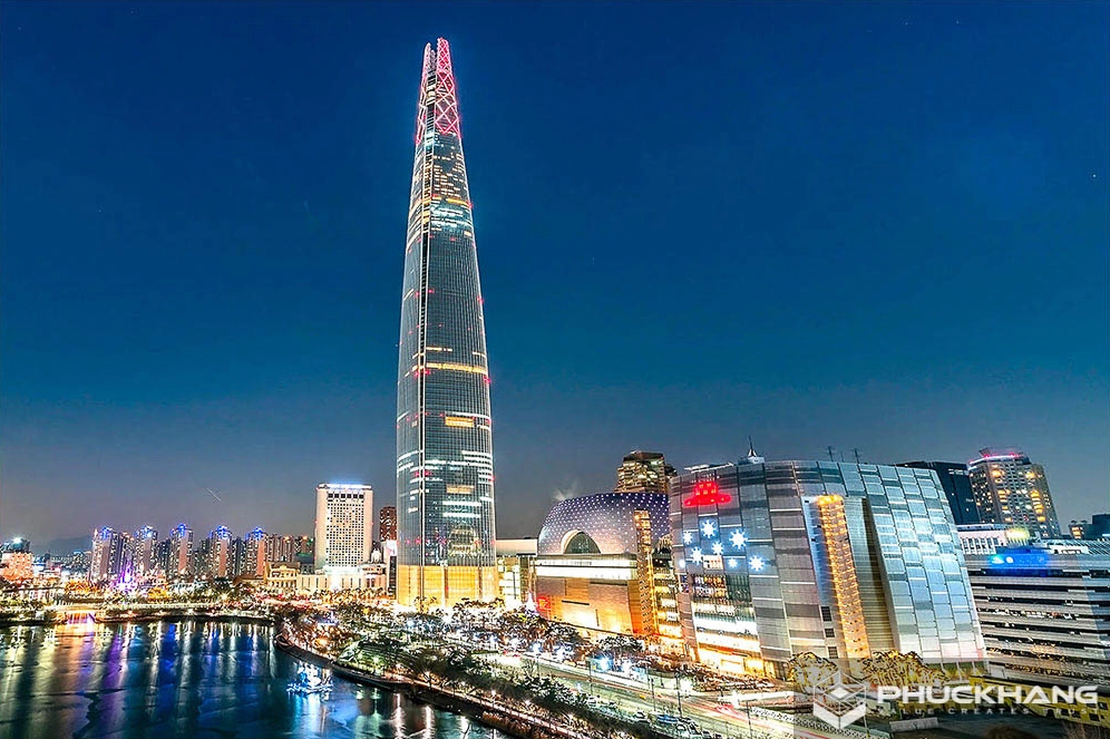 Hình ảnh Lotte World Tower cao sừng sững tại Seoul