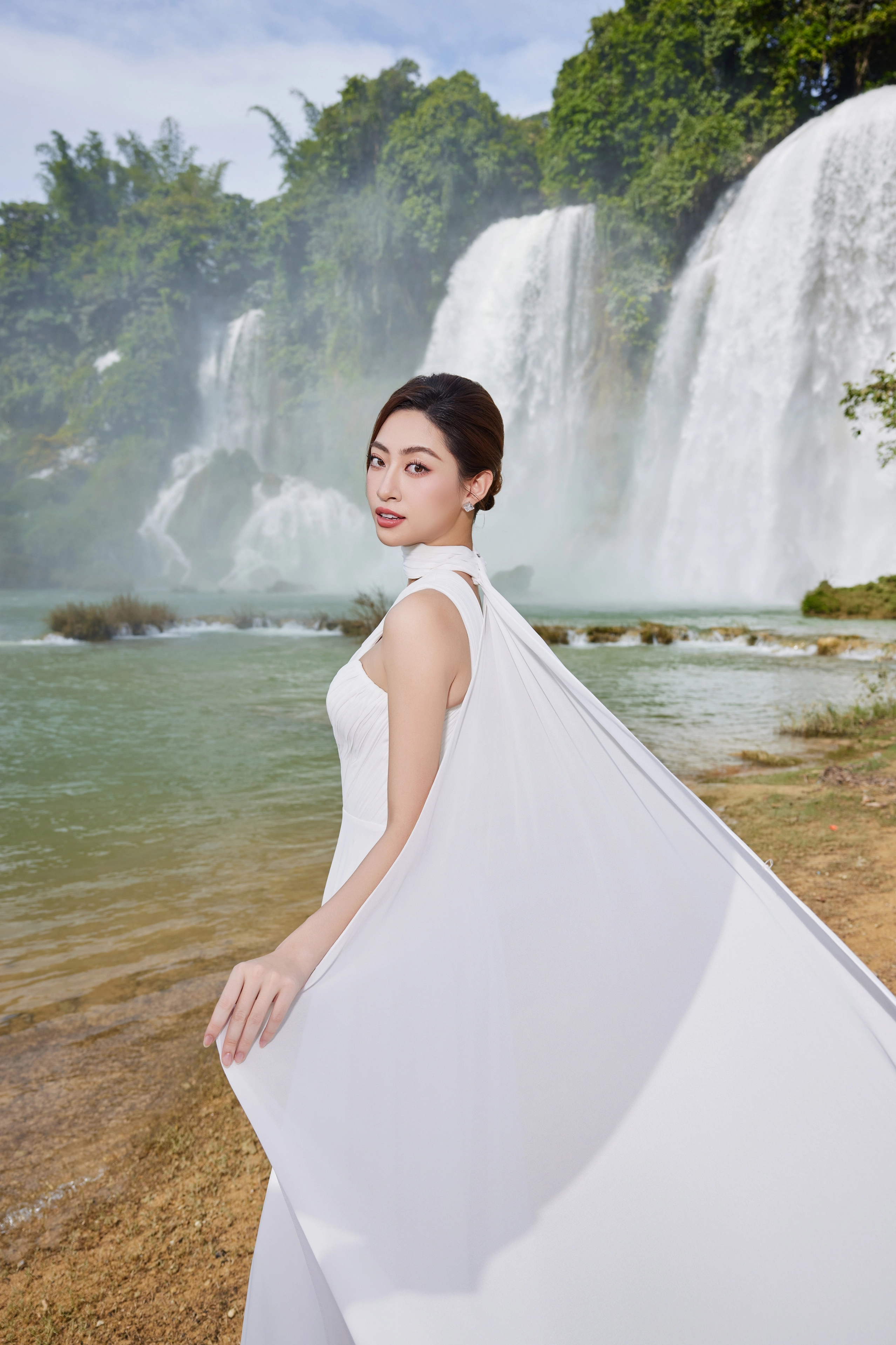 Hình ảnh Lương Thùy Linh đầy kiêu hãnh