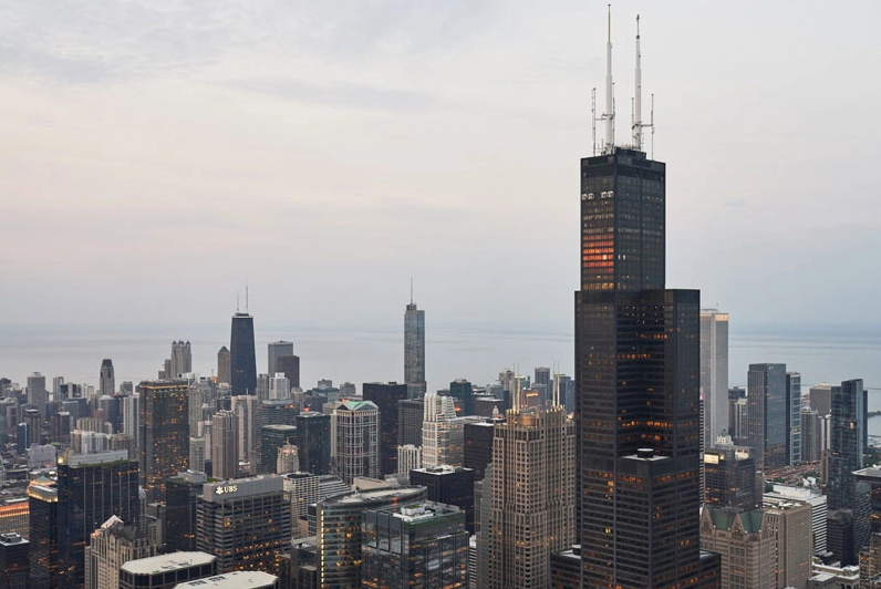 Hình ảnh màu sắc ma mị của tòa tháp Willis Tower
