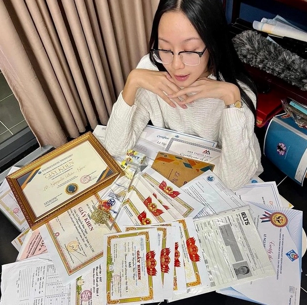 Hình ảnh mỹ nhân Việt cao gần 1m9 có ba là Đại tá quân đội Lê Nguyễn Bảo Ngọc