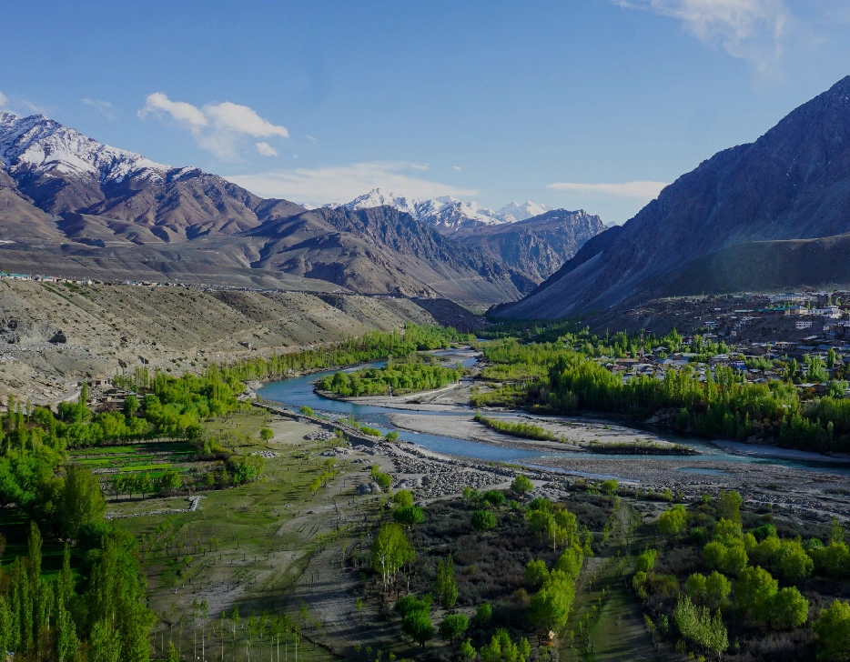 Hình ảnh nghệ thuật tuyệt đẹp của tòa tháp Taipei 101 ẩn mình trong sương