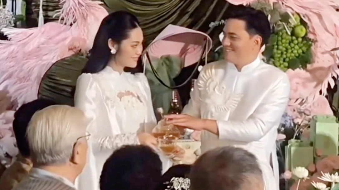 Hình ảnh nổi bật của Nông Thúy Hằng tại lễ ăn hỏi và tiệc cưới