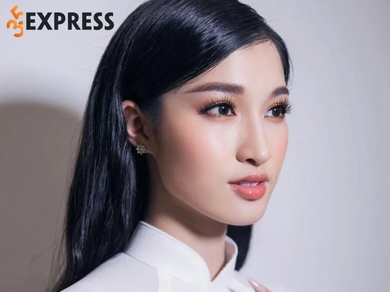 Hình ảnh Phương Nhi đầy cuốn hút với phong cách nhẹ nhàng
