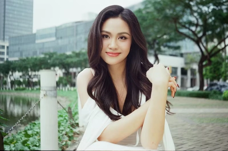 Hình ảnh rạng ngời của người đẹp trong một buổi chụp hình