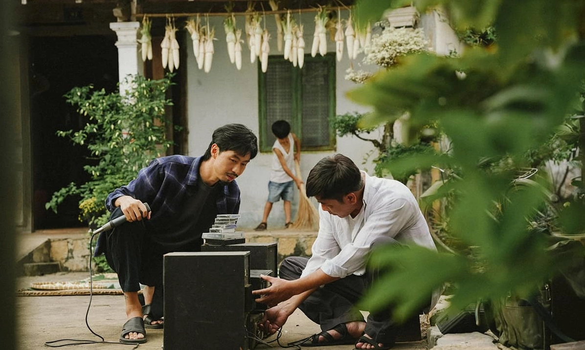 Hình ảnh xúc động trong MV Tết của PNJ kết hợp cùng Đen Vâu mang thông điệp ý nghĩa