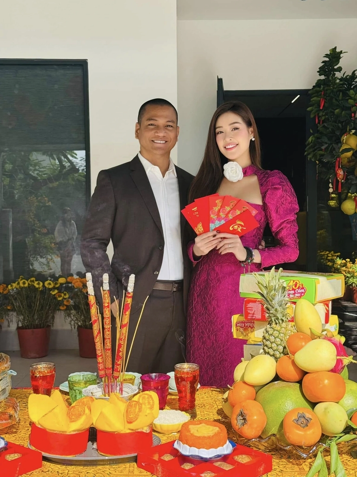 Hình hoa hậu khánh vân xinh đẹp trong những chuyến đi chơi