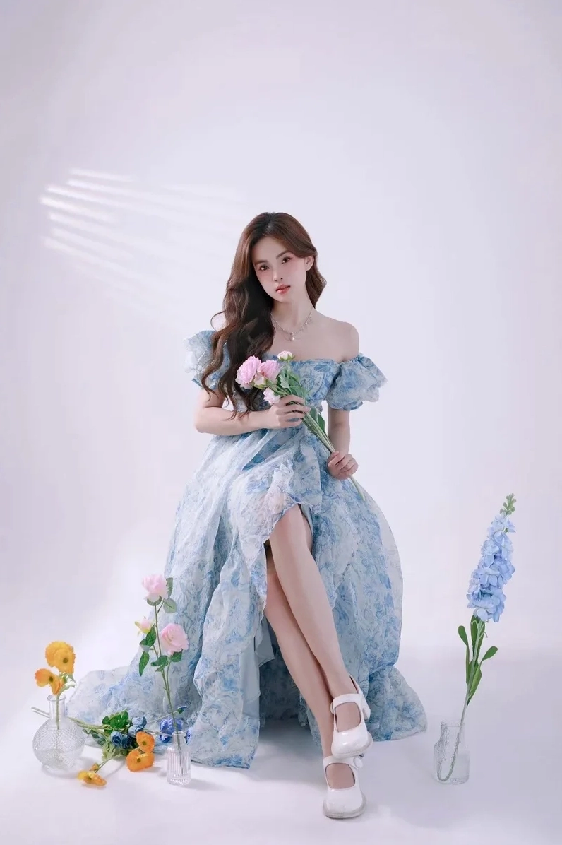 Hình nền điện thoại lý tưởng với ảnh cô gái da trắng