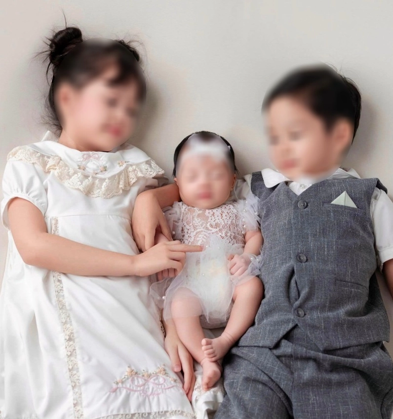 Hoa hậu Đặng Thu Thảo khoe các con