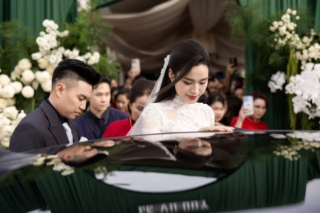 Hoa hậu Đỗ Thị Hà diện váy cưới lộng lẫy